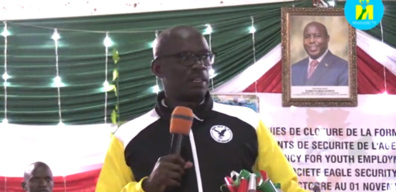 Burundi : Hon. Ndikuriyo Révérien fait un petit discours panafricain sur l’éducation