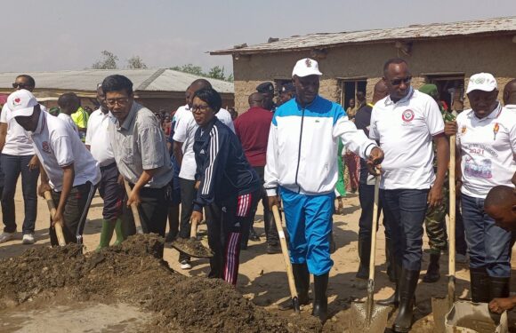 Burundi : Le 1er Ministre aux TDC à l’Ecofo de Ndava-Busongo / Bubanza