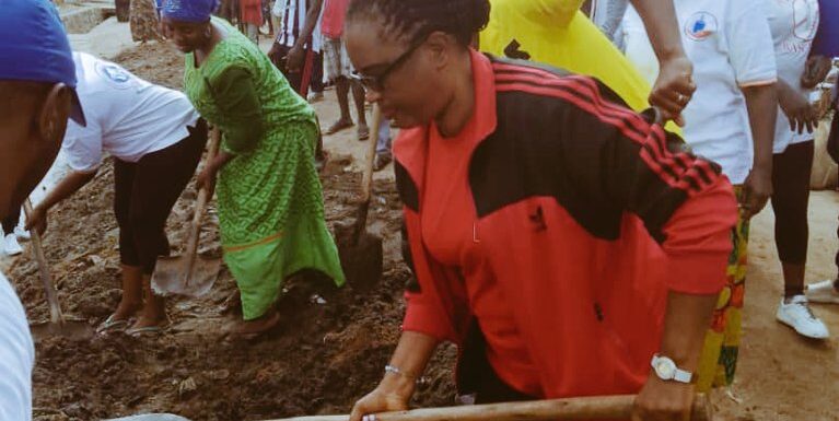 Burundi : TDC – Curer des caniveaux de Kanyosha à Musama en commune Muha / Bujumbura