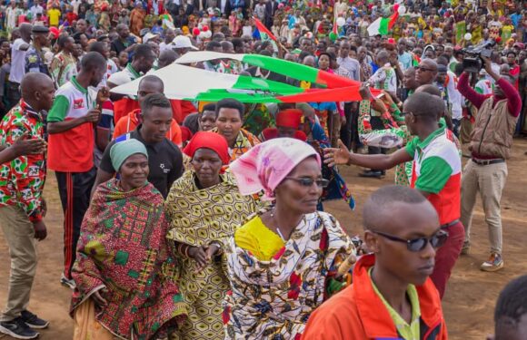 Burundi : 1352 nouveaux militants entrent au CNDD-FDD Rusaka / Mwaro