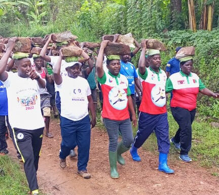 Burundi : TDC – Le CNDD-FDD à Ntega mobilisé à l’entretien d’une piste / Kirundo