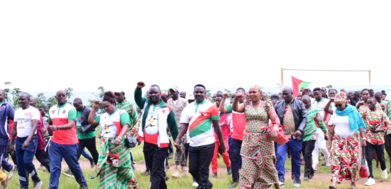 Burundi : De nombreux citoyens de Bugenyuzi entrent au CNDD-FDD Karusi