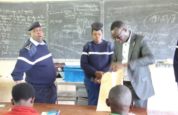 Burundi / Ethnicisation coloniale : 50 Hutu, 29 Tutsi et 1 Twa au test de police à Muramvya