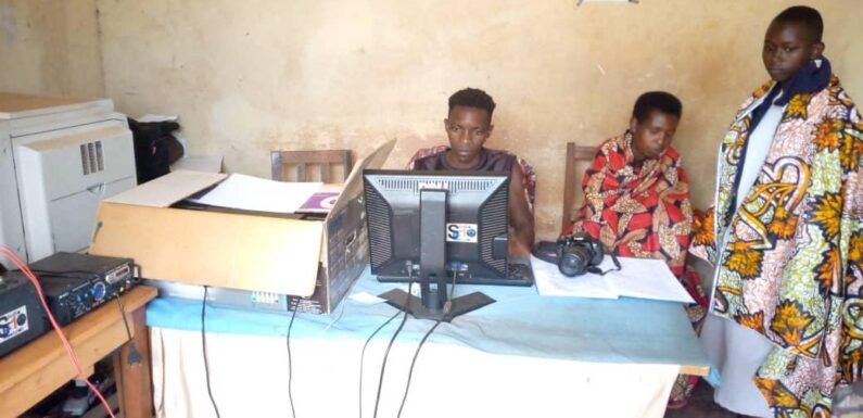 Burundi : les Jeunes Informaticiens de Ruyigi recevaient la BIJE et le FIGA