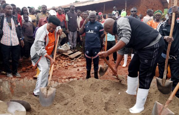 Burundi : TDC – Préparer du béton pour paver 3 classes de l’ECOFO de Kidasha / Ngozi
