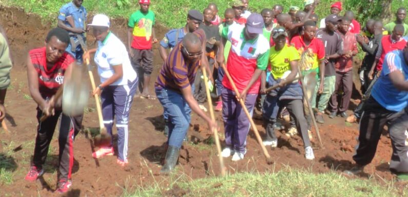 Burundi : TDC – Entretien de la route menant à la colline Nyabisiga / Muramvya