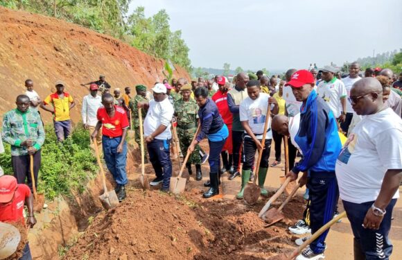 Burundi : TDC – Déboucher le caniveau sur la RN14 Gasenyi – Nemba / Kirundo