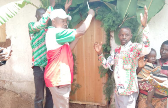 Burundi : Le CNDD-FDD Mutumba a offert des maisons à 28 nécessiteux / Karusi