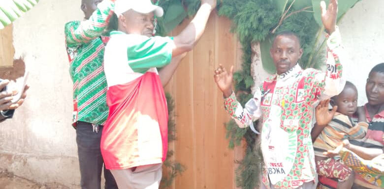 Burundi : Le CNDD-FDD Mutumba a offert des maisons à 28 nécessiteux / Karusi