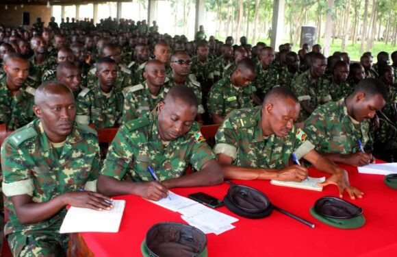 Burundi : Causerie morale des militaires FDNB avant leur déploiement en RDC