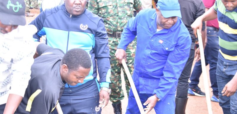 Burundi : TDC – Cimenter et paver le sol du Centre culturelle de Busoni / Kirundo