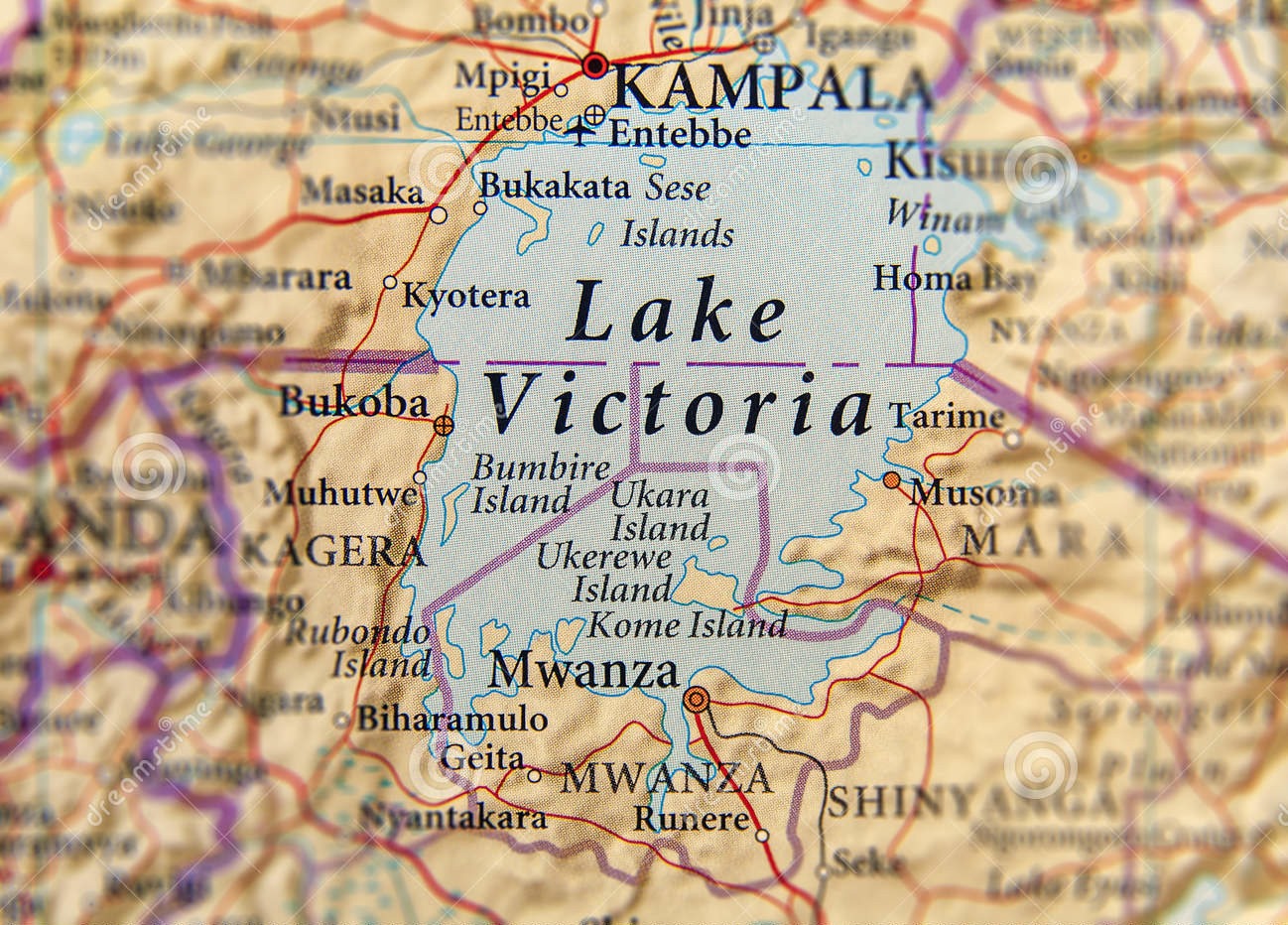 carte géographique de l ouganda avec la capitale kampala et le lac victoria 98131422