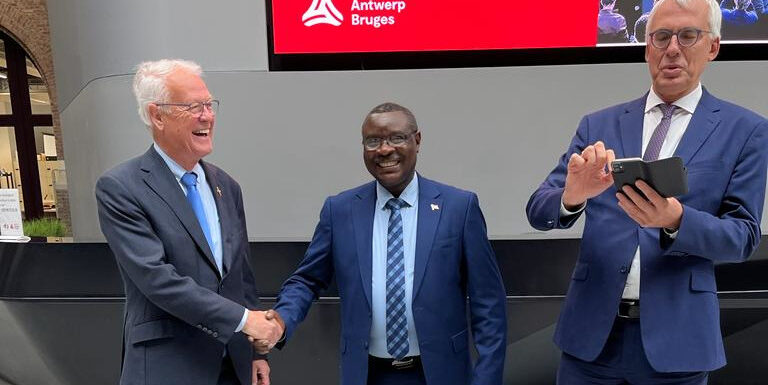 Burundi / Belgique : Visite de l’ambassadeur burundais à Anvers et son port