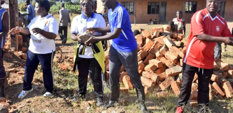 Burundi : Le Vice-Président du Sénat aux TDC à Nyagahanda, Ruyigi / Buhumuza
