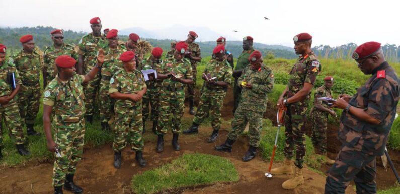 Burundi : Le Général Major Kiugu du Kenya visite le contingent burundais en RDC