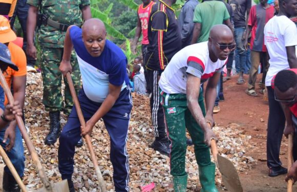 Burundi : Le Vice-Président Bazombanza participe à des TDC à Butaganzwa, Kayanza