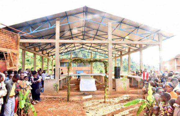 Burundi : Inauguration d’un hangar au marché de Mucungwe à Isare