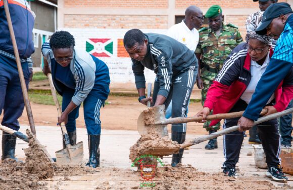 Burundi : Le Président du Sénat Sinzohagera soutient le développement local à Ruyigi.