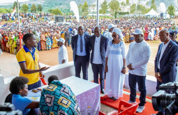 Burundi : Initiative économique avec Banque Mondiale pour 200 000 ménages.