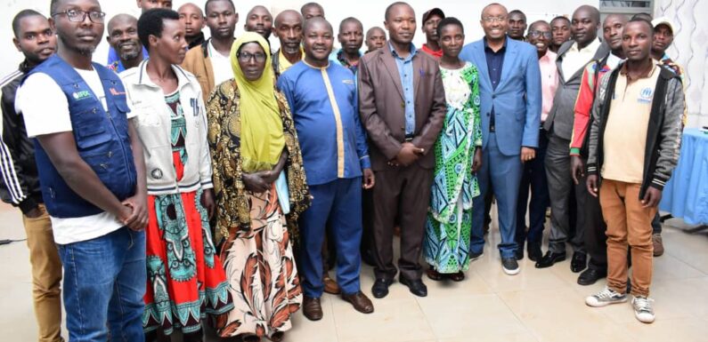 Burundi : 3000 agriculteurs boostent leurs sols avec la dolomie à Cankuzo.