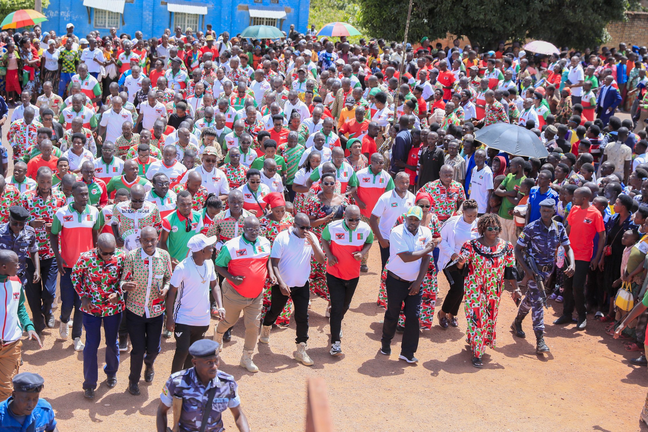 Burundi / CNDD-FDD : Imbonerakure en défilé à Cankuzo