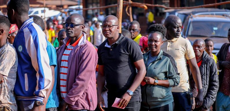 Burundi / Collinaire 2025 : le Premier ministre Ntahontuye vote sur sa colline Munyinya