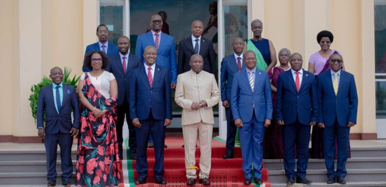Burundi : Photo  du nouveau Gouvernement, Justice et Infrastructures confirmées