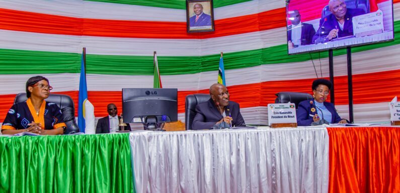 Burundi : le Sénat dénonce l’exil économique lié au néolibéralisme