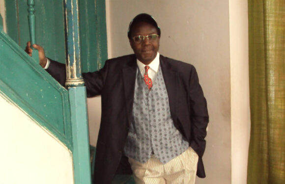 Burundi / Uburundi : Niyongabo Philippe asubira kwihweza amateka ya vuba n’intambara mu gitabu gishasha