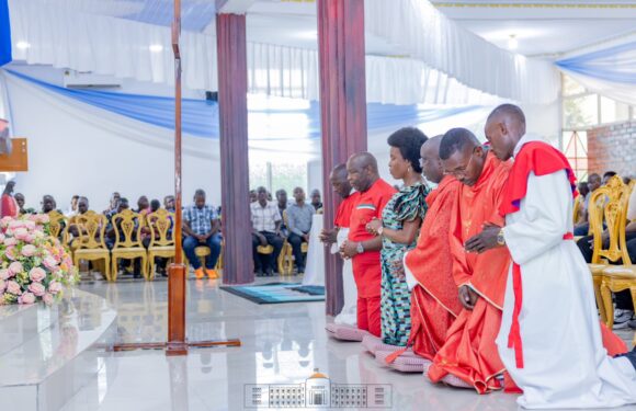 Burundi : La célébration de la Passion du Christ par le Chef de l’État suscite des sensibilités mémorielles