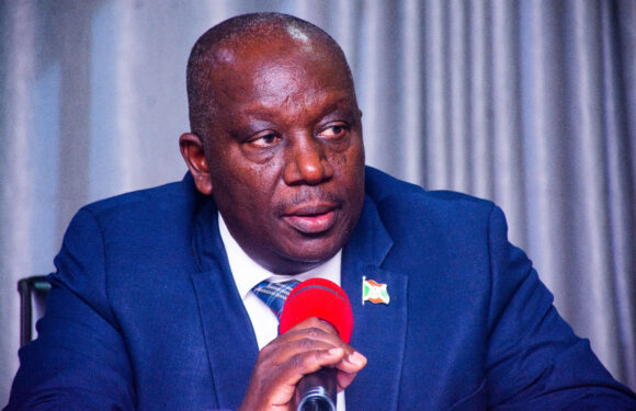 Burundi , Uburundi / Bujumbura : Buramatari yakoranye inama n’abajejwe komine Mukaza ku mutekano n’iterambere