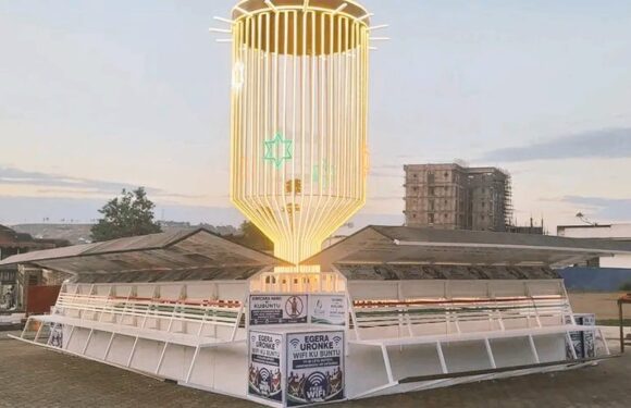 Burundi : Une place touristique connectée avec un Tambour – Ingoma – lumineux à Gitega