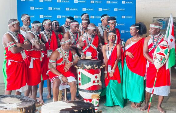 Burundi , Uburundi / Ubufaransa – UNESCO : Vumera Club yaraserukiye Iciwa ry’Ingoma i Paris