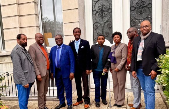 Burundi / Diaspora : 4 auteurs burundais de Belgique reçus par l’Ambassadeur Ntahiraja