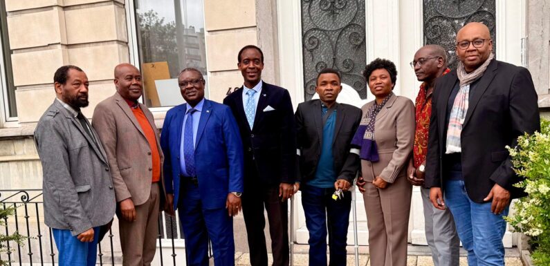 Burundi / Diaspora : 4 auteurs burundais de Belgique reçus par l’Ambassadeur Ntahiraja