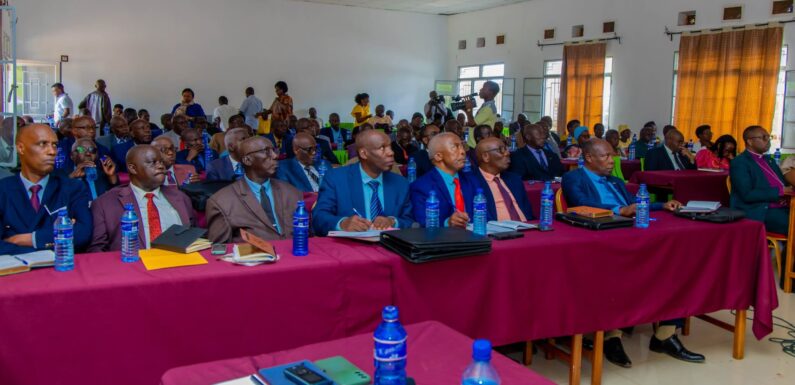 Burundi , Uburundi / Colonialité : CVR n’amadini imbere y’igikoresho c’ivangura cavuye mu bukoloni