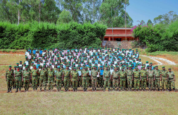 Burundi : La FDNB clôture la 139ème formation de commandos à Gitega