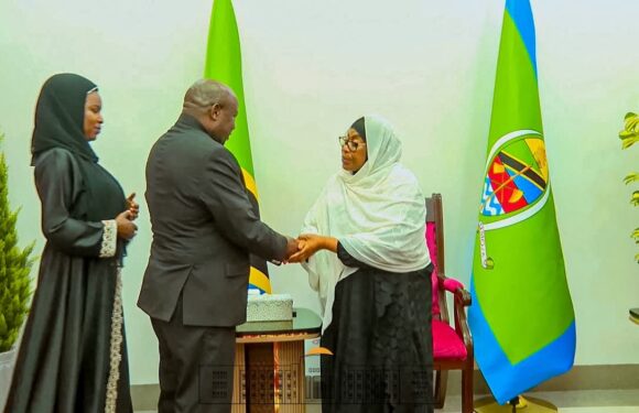 Burundi / Tanzanie : Le Président Ndayishimiye présente ses condoléances à Samia Suluhu Hassan
