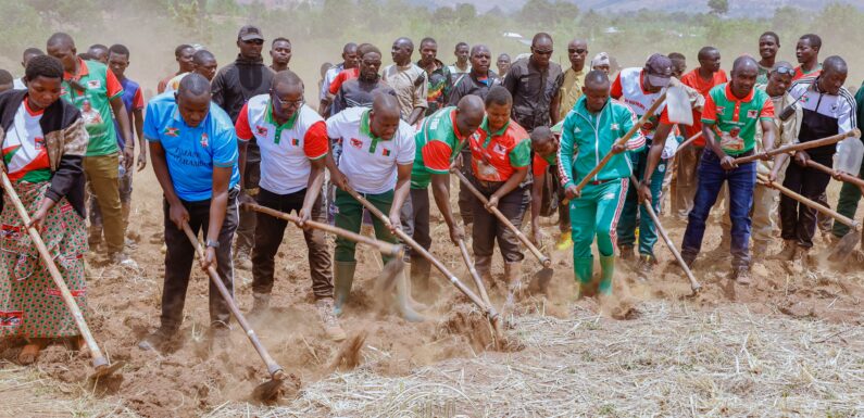 Burundi / CNDD-FDD : TDC – Les Imbonerakure de Muyinga mobilisés pour l’Agatasi